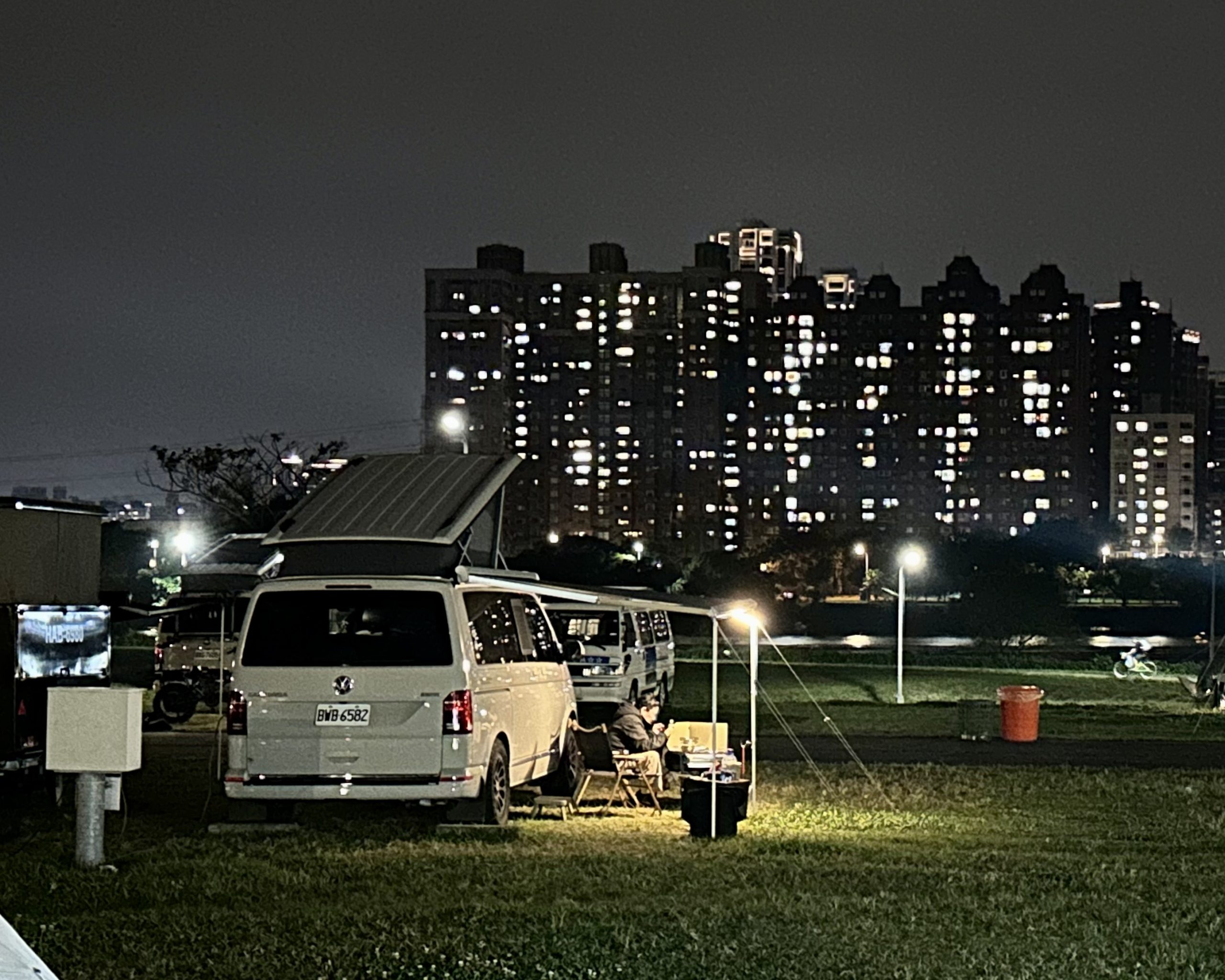 車邊露營夜景