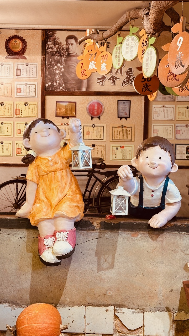 北港老街的人偶擺設