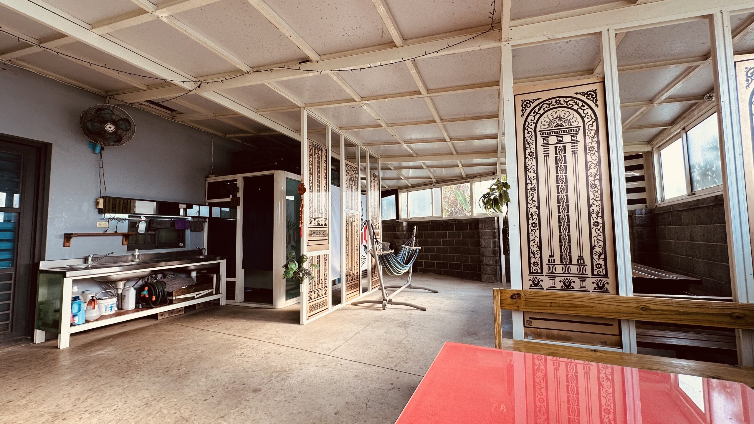 入口與停車空間